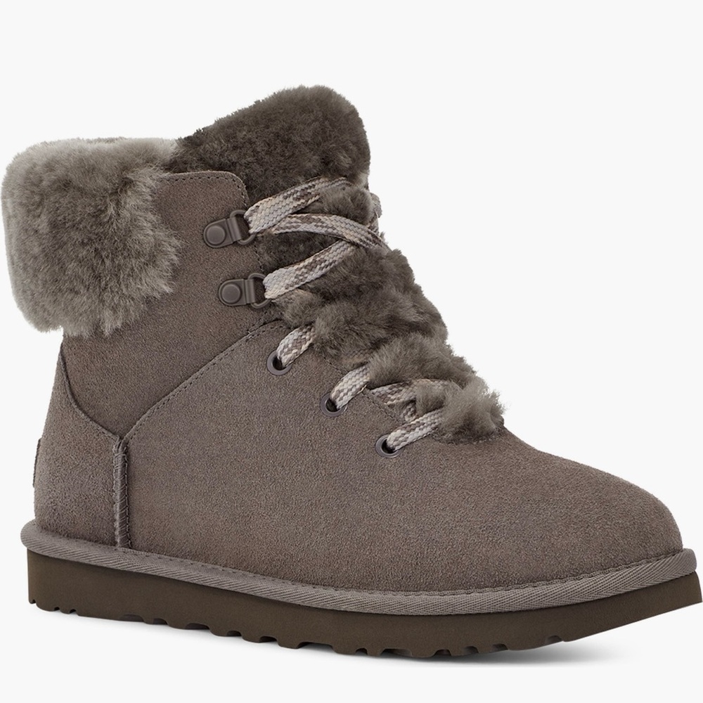 NIB UGG Classic Mini Alpine Boot